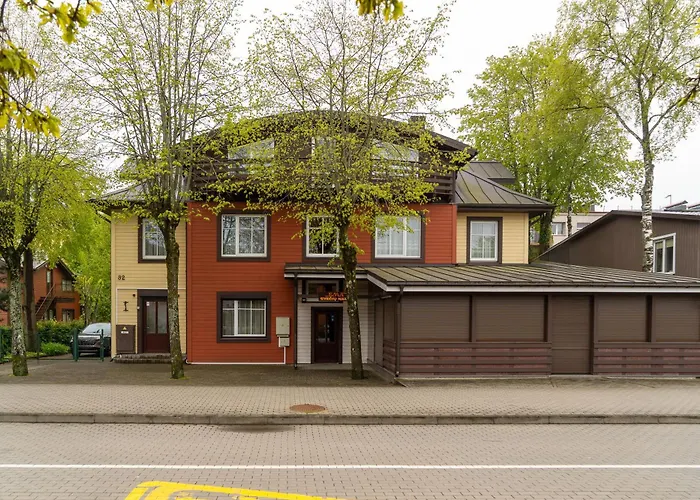 בית הארחה Ema