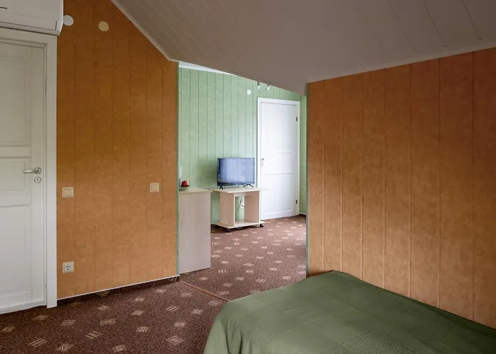 Ema בית הארחה 3*