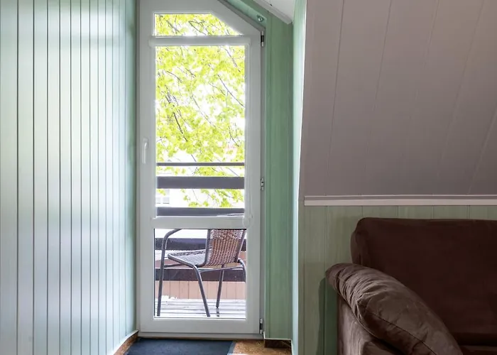 Ema בית הארחה 3*