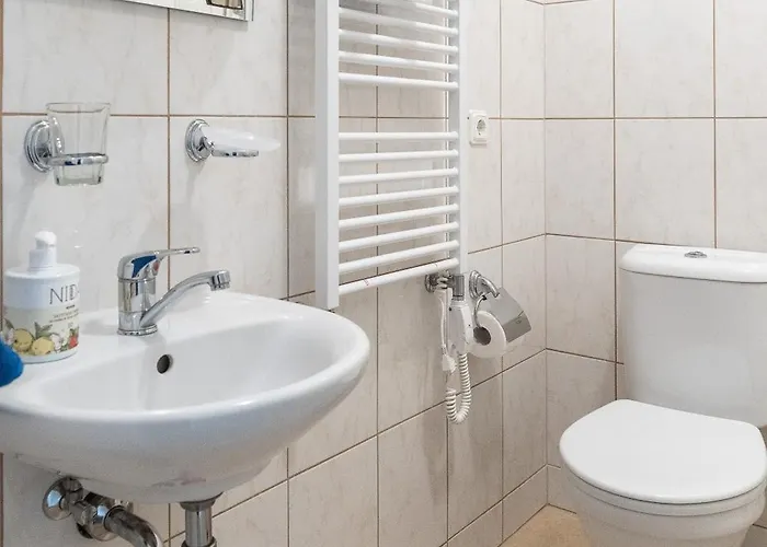 בית הארחה Ema 3*